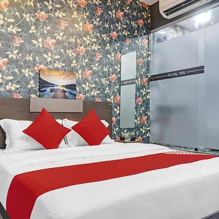 Oyo Flagship Hotel Royal Inn Surat Exterior photo